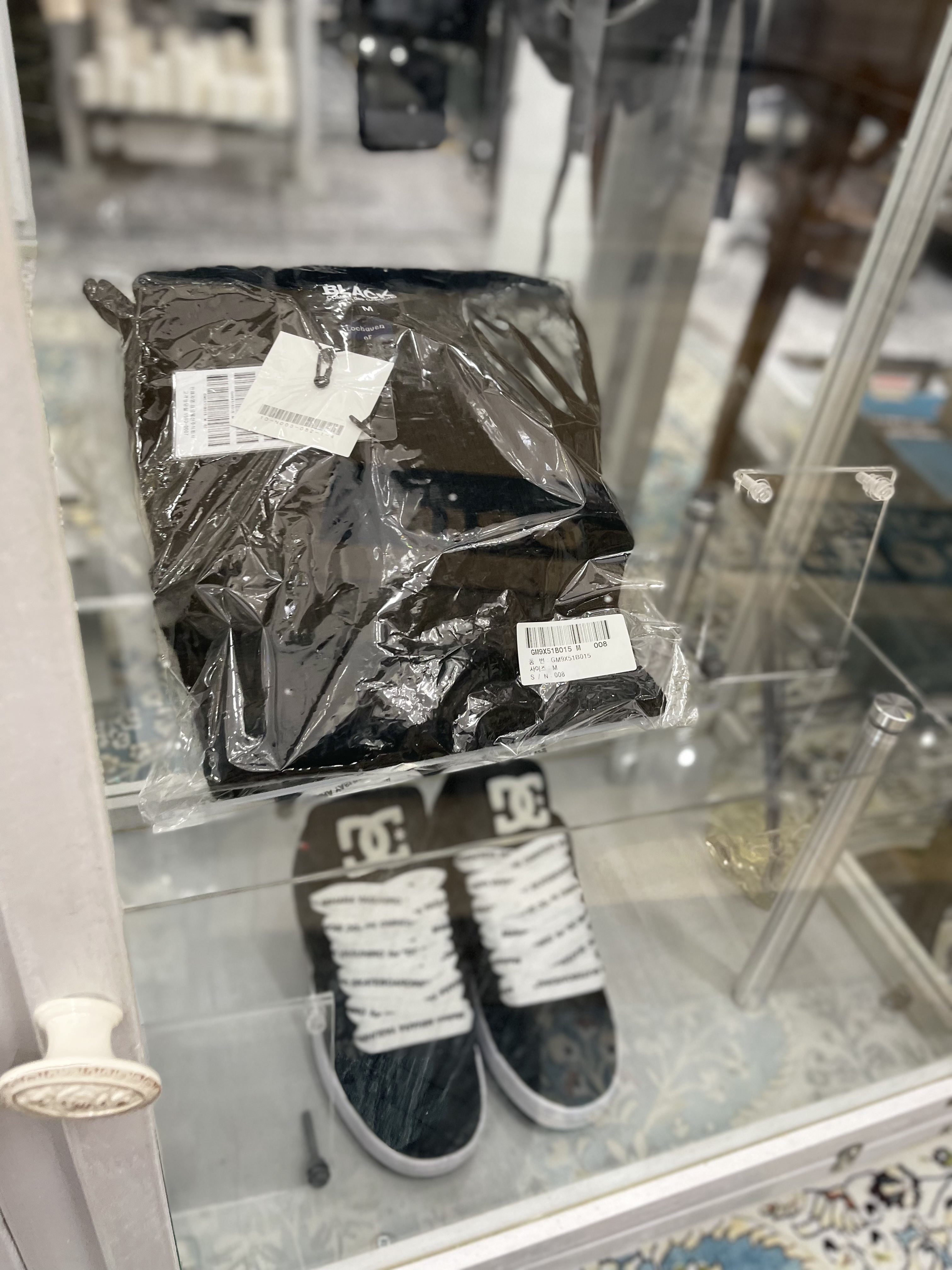 zeperito Wonderland Show case