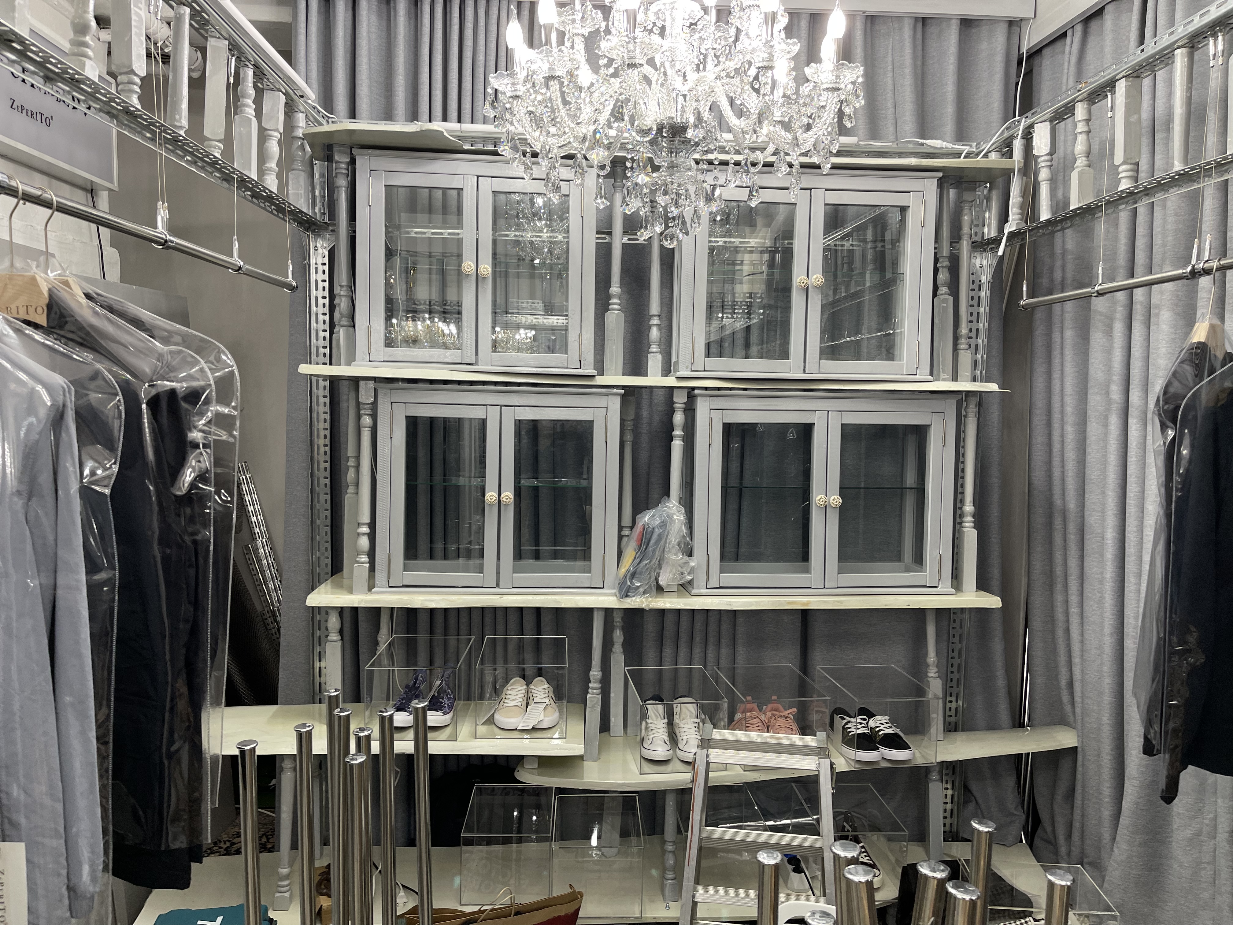 Zeperito wonderland Grey Chamber